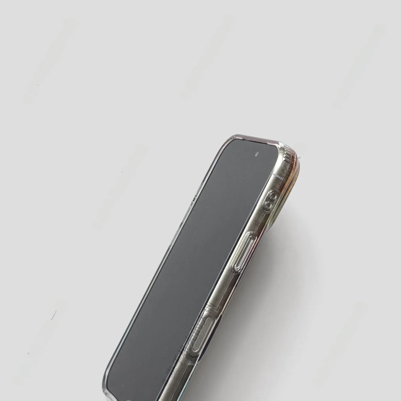 折りたたみ式iPhoneが壊れやすい理由は？この保護ケースで安心に使える理由とは？