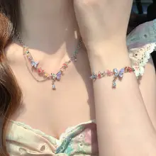 デザイン性の高いカラフルな蝶のネックレス【ロックバリュー・女性用・鎖骨チェーン・アクセサリー】