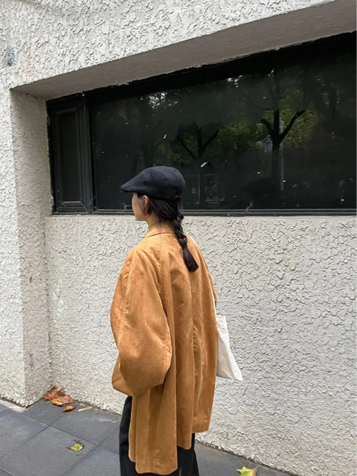 11月と12月に着るレディース服装はどう選ぶ？エレガントなビンテージショートコートが解決する季節感の悩み