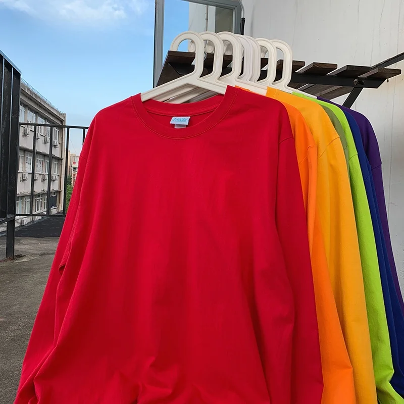 長袖Tシャツはどんなもので着る？黒白のカジュアル長袖が通勤・日常で活躍する理由