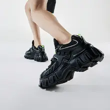 春夏用 厚底機甲デザイン スニーカー【男女兼用・極上の柔らかさ】