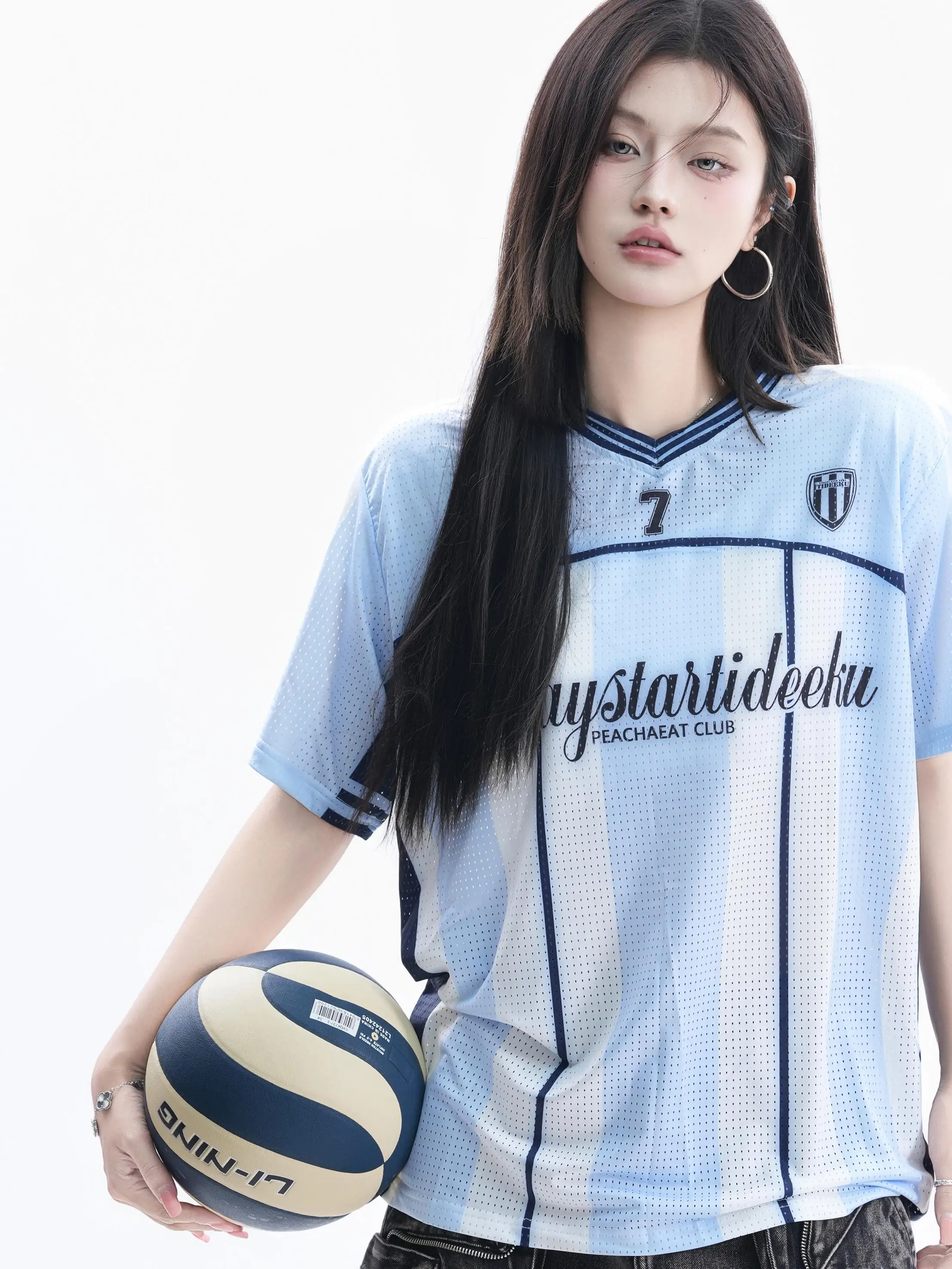 スポーツ観戦に着るTシャツは、本当に「カジュアル」でいいの？