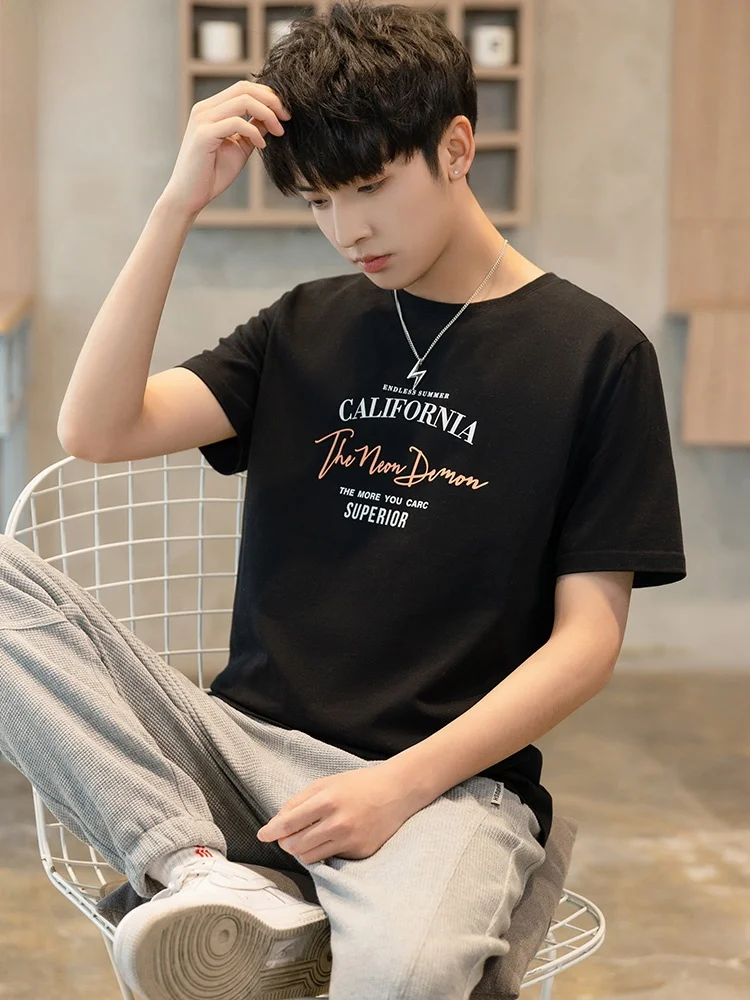 メンズ半袖Tシャツをどう選ぶ？純綿の夏用デザインが解決するリアルな悩み