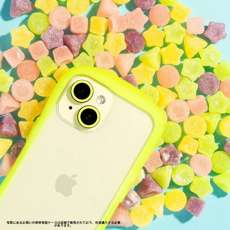 iPhone 15 Pro Max 用の夜光フィルムは本当におすすめ？蛍光効果が夜間の生活を彩る理由