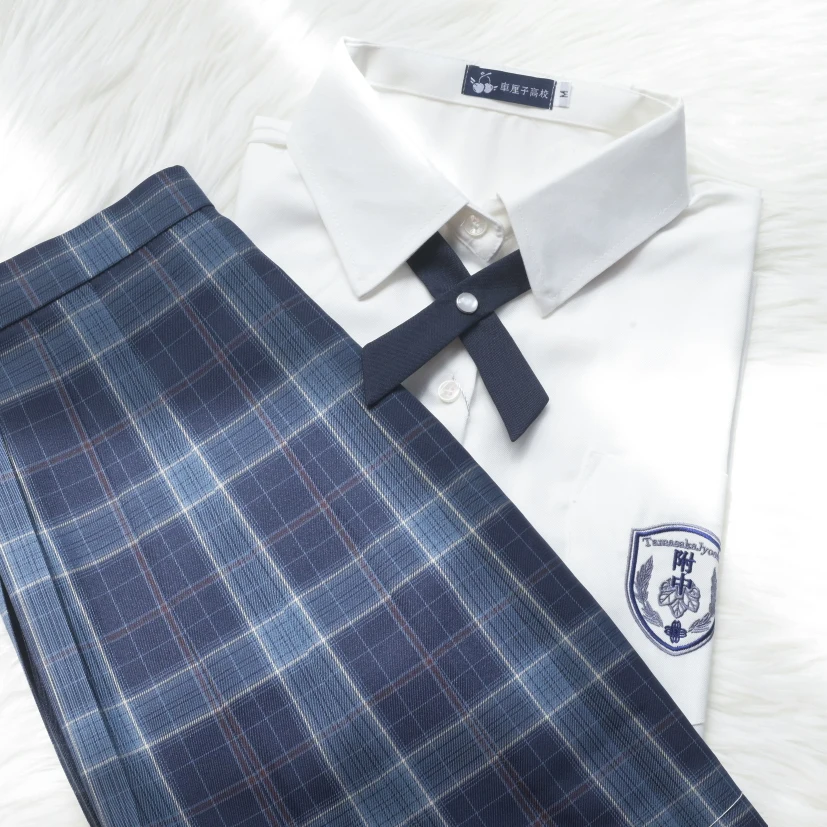 シンプルで可愛い！JK制服 蝶結びデザイン【交差ネック・学院風】の実用性とデザイン特性