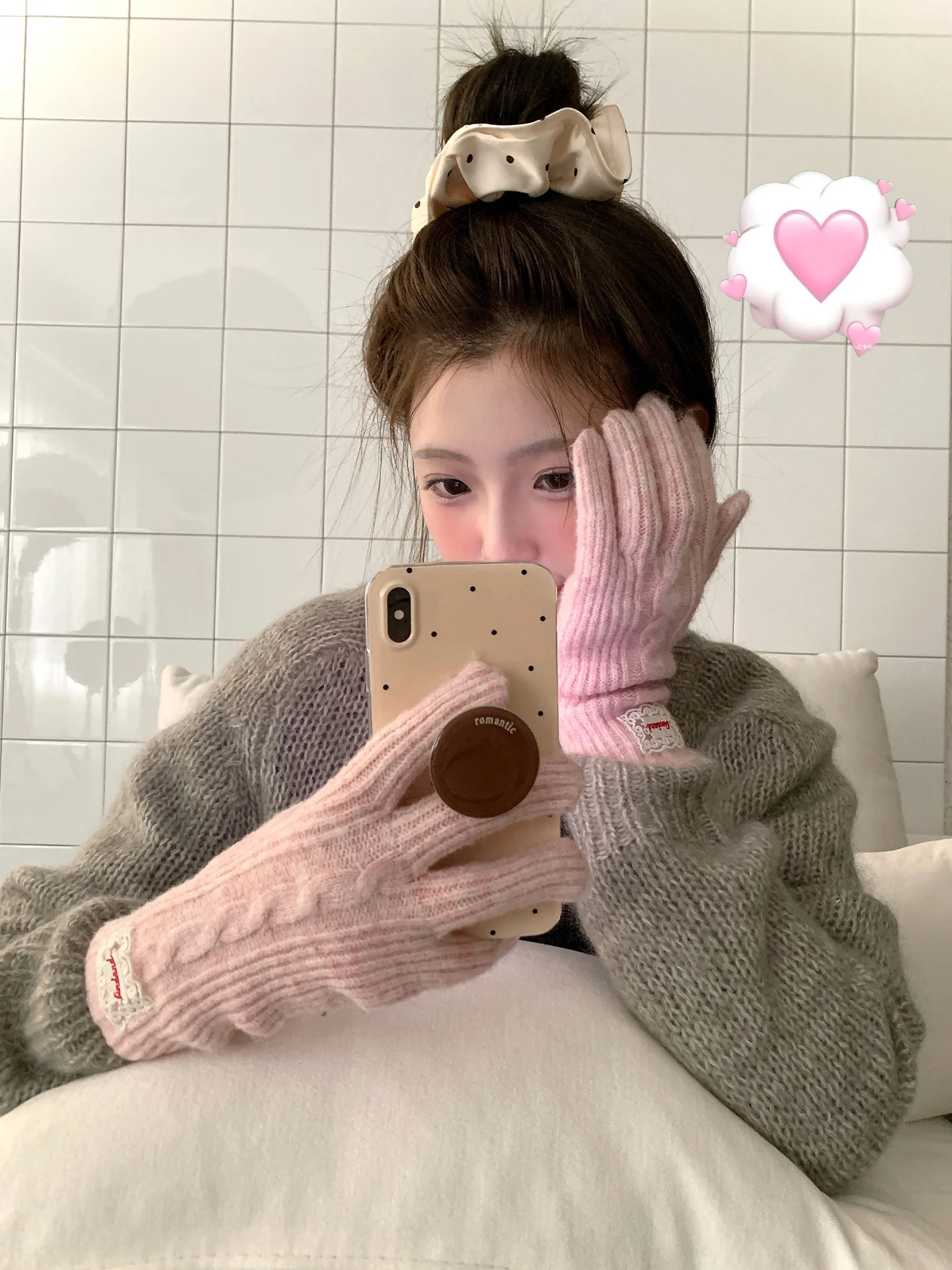 タッチスクリーン対応 厚手保温手袋【冬用・女性用・指分けタイプ・ブルー】の手荒れ防止効果とは
