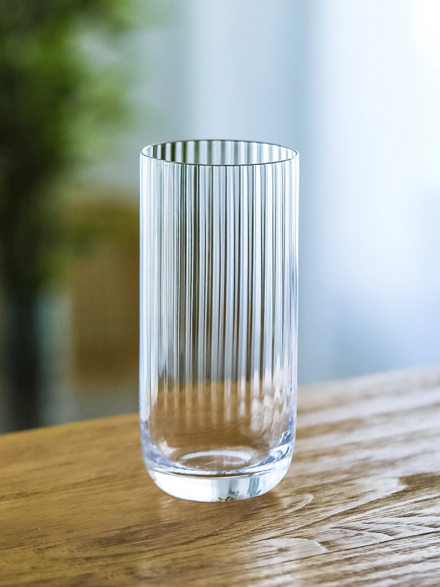 CRISON ストライプガラスジュースカップ：長飲み・カクテル用の高杯デザインと水晶素材の実用性