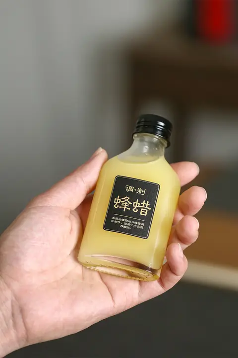 天然素材使用 木製品用蜜蝋ワックス【保護・光沢仕上げ・瓶入り】