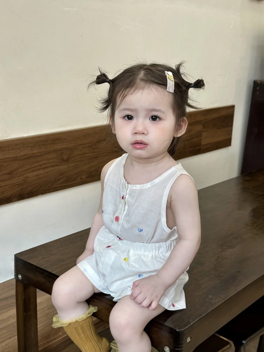 女の子用夏用薄手トップスとショートパンツセット：1歳半から3歳女児向けの快適なカジュアルスタイル