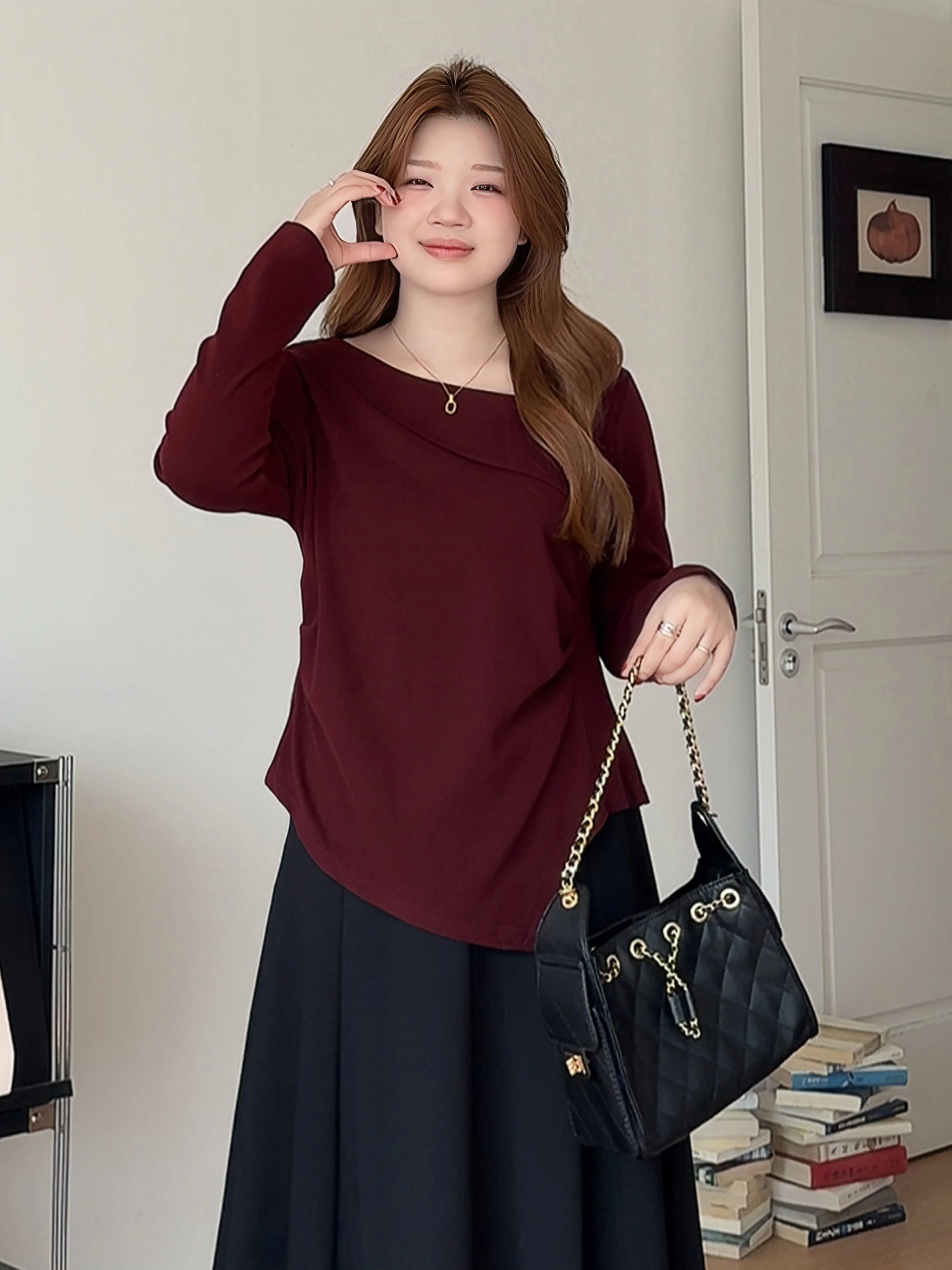 通勤スタイルで悩むあなたへ：Tシャツの下に着る長袖がおしゃれに見える理由は？