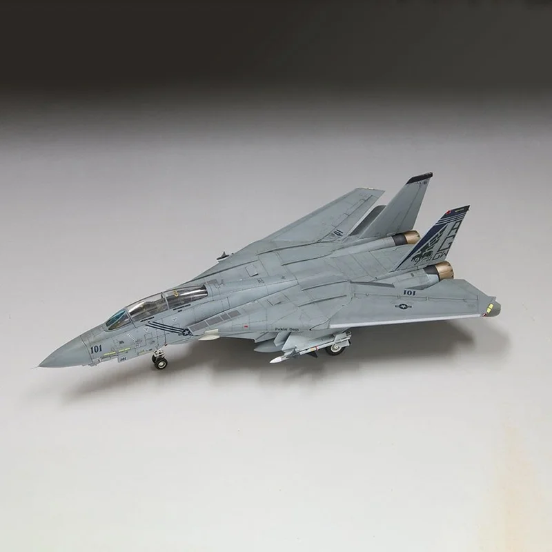戦闘機 プラモデルを選ぶべきタイミングは？F-15とF-16、1/72の雄猫戦闘機はどれがおすすめ？