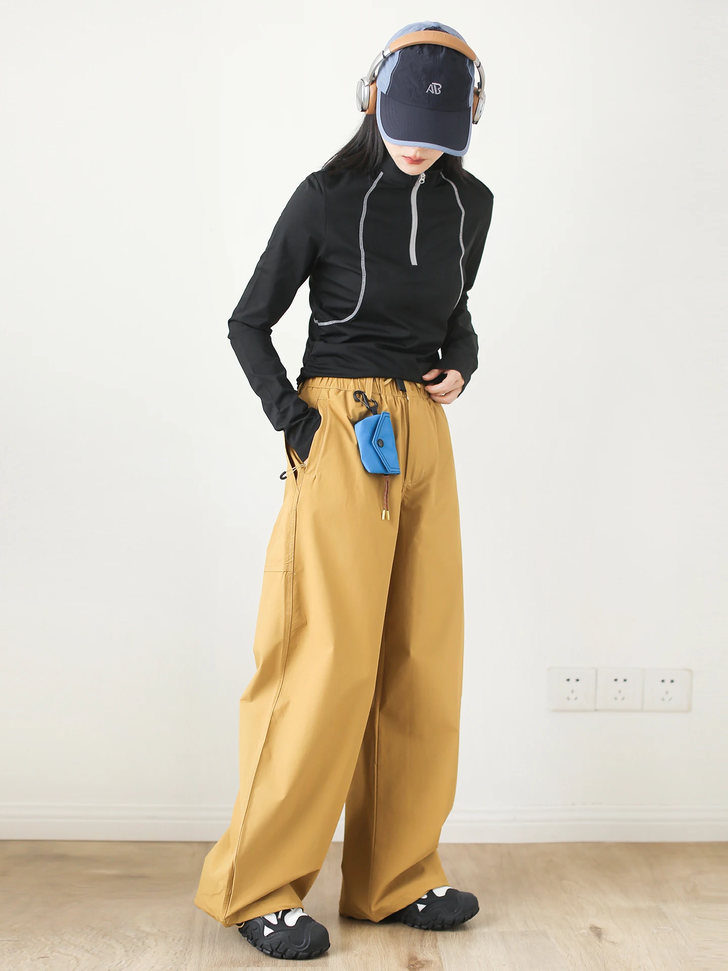 アウトドア セットアップ メンズで失敗しない着こなしは？工装風のワイドレッグパンツが解決する