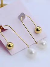 天然バロックパールのスタイリッシュなイヤリング【シンプルでモダンなデザイン・ユニセックス】