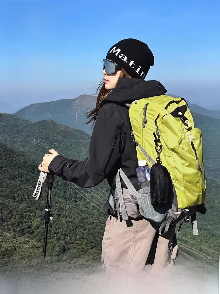 登山で水が漏れないバッグは、本当に存在するのか？