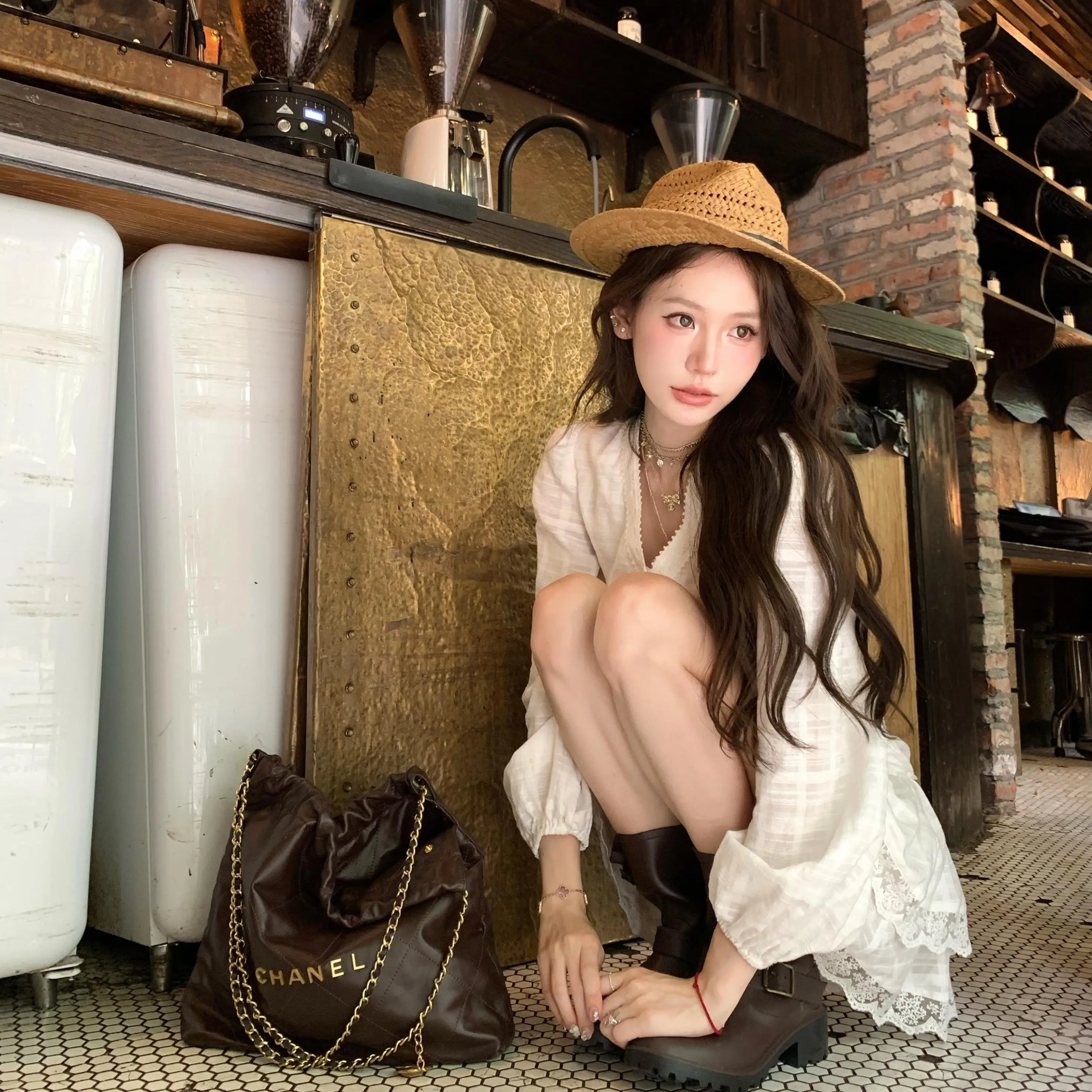 セミドレスのコーデを決めるときに迷うなら、この1つのアイテムが救う