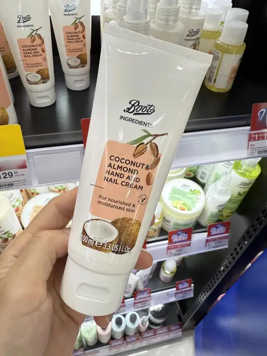 ココナッツフラワー香るハンドクリーム【保湿・アロマオイル配合・しっとりタイプ】