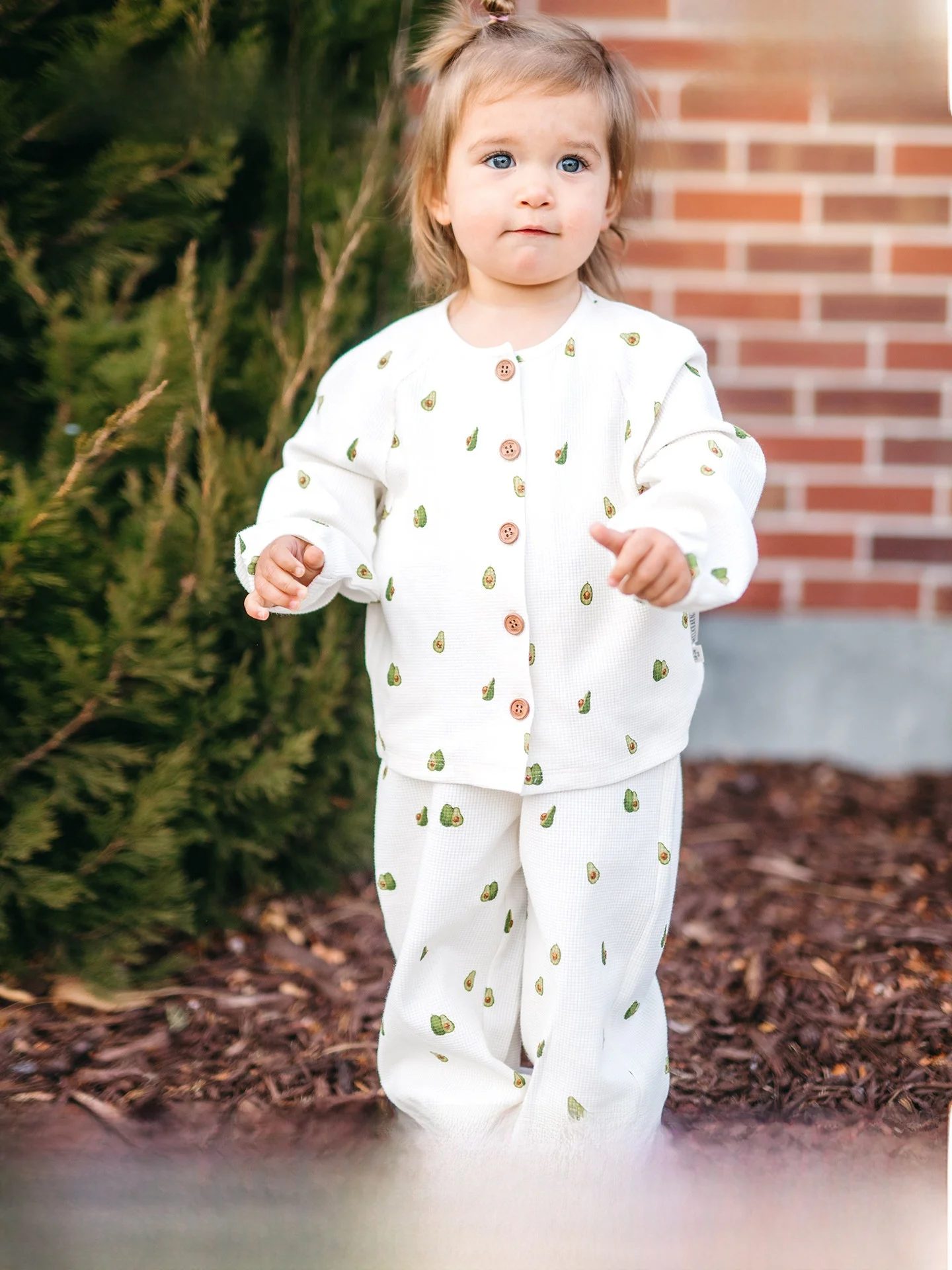 生後3ヶ月の服のサイズはどれ？MILKBARNのワッフルカーディガンとパンツが解決するリアルな悩み
