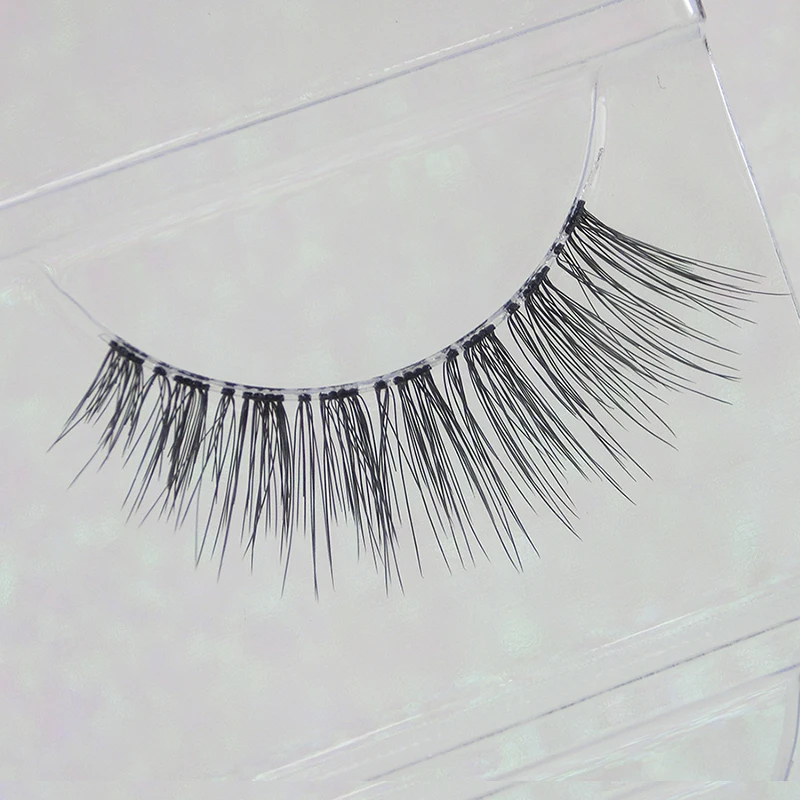 厚みがありナチュラルな3D立体コスプレ用つけまつげの使い方と効果
