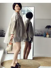 通勤に最適なレース切替の薄手七分袖Vネックシャツ【女性用・軽やかなデザイン】