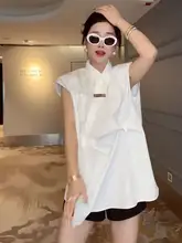 女性用ホワイトノースリーブシャツ【フレンチスタイル・プリーツデザイン・ロング丈】（セットアップ対応）