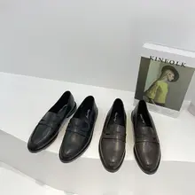 レディース レザー調 光沢ローファーシューズ【黒・スリッポン・カジュアル】