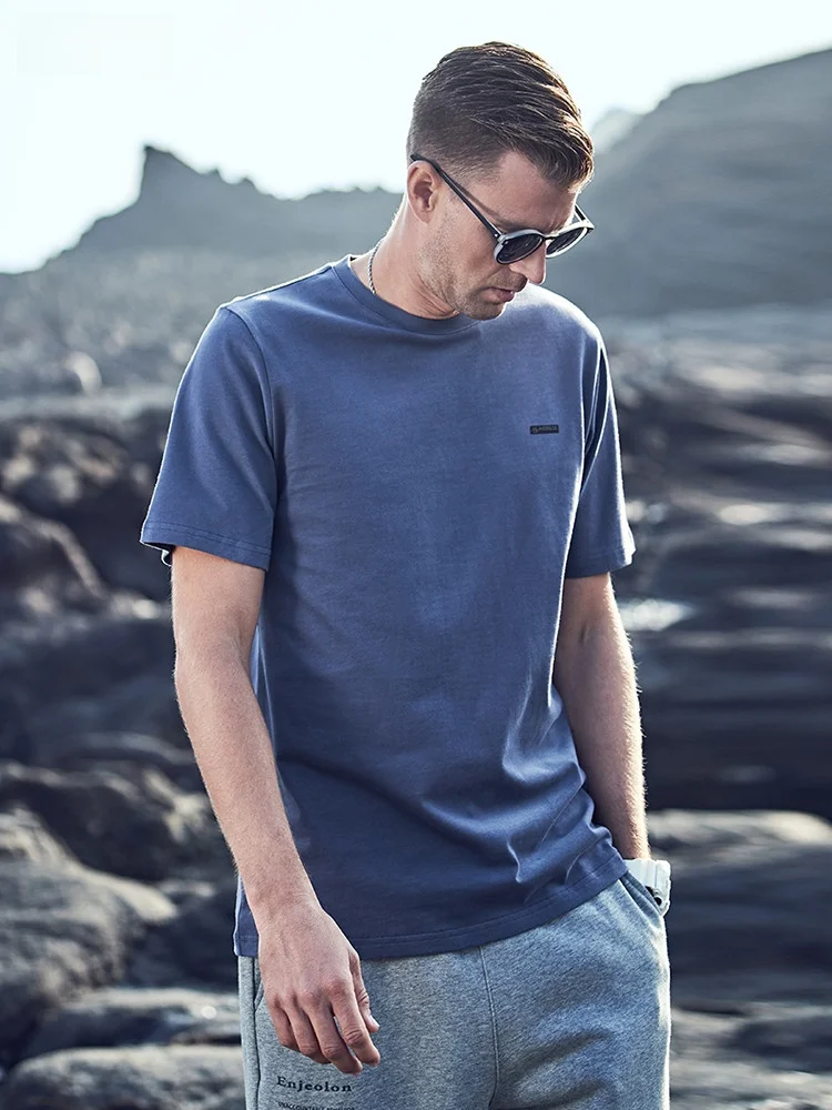 メンズTシャツを選ぶときに迷うのは、本当に何ですか？
