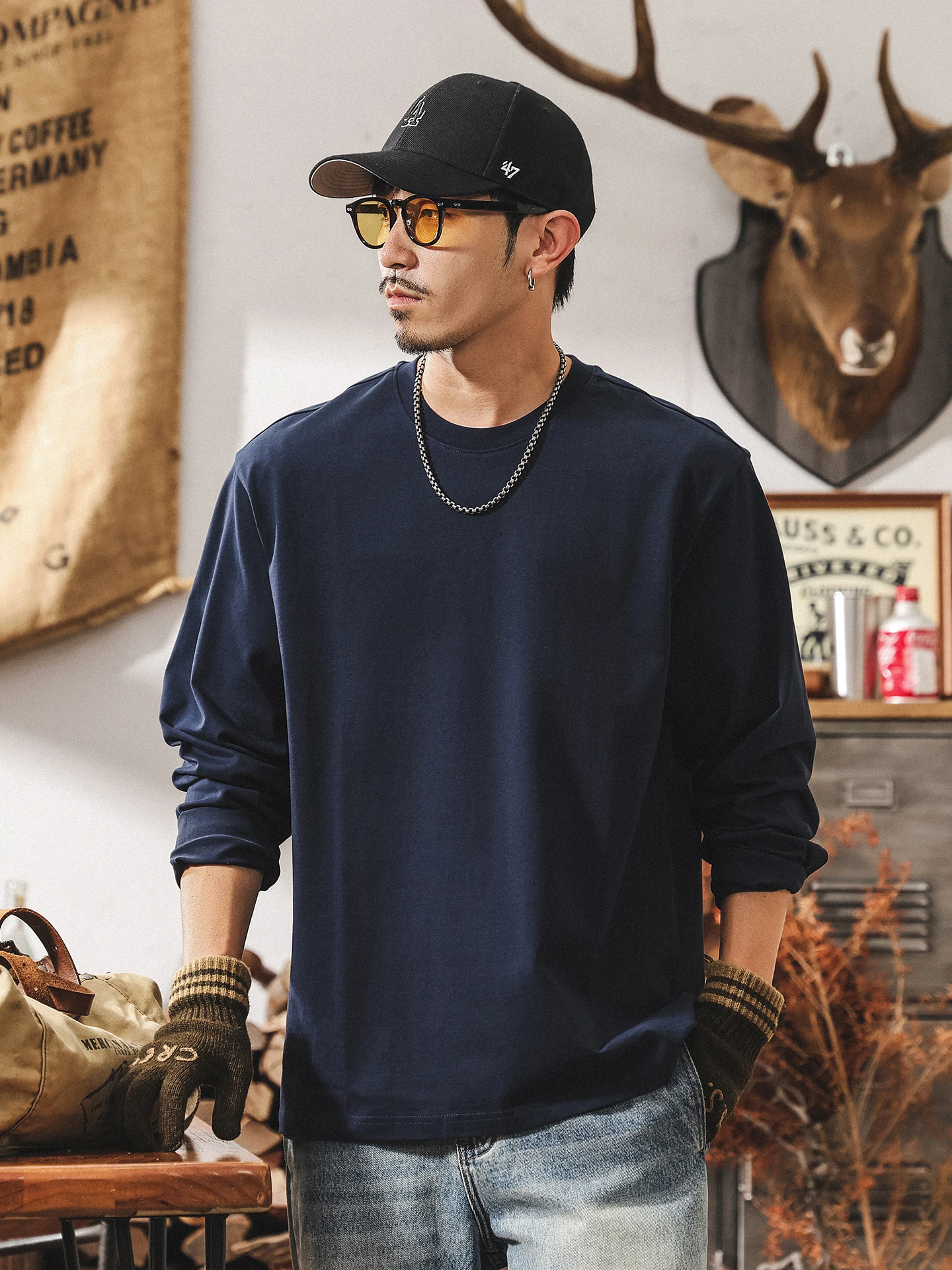 アメリカンレトロ風長袖Tシャツ：コットン100%のゆったりフィットで春を楽しむ