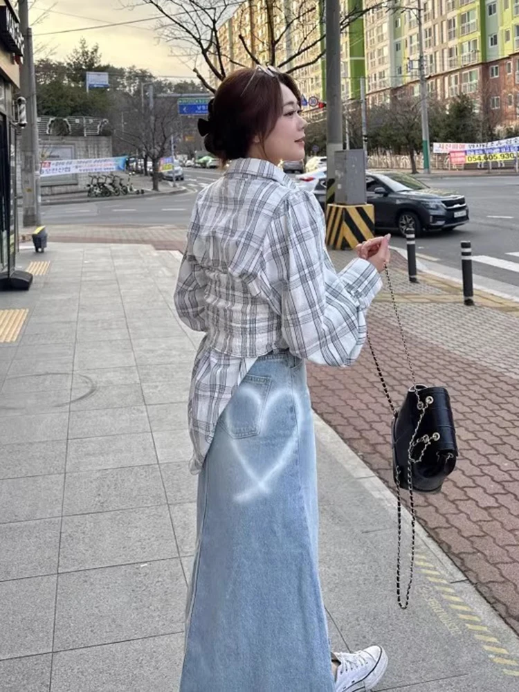 ハートのスプレー柄デニムタイトスカート：春のコーディネートでハイウエストAラインを活かす