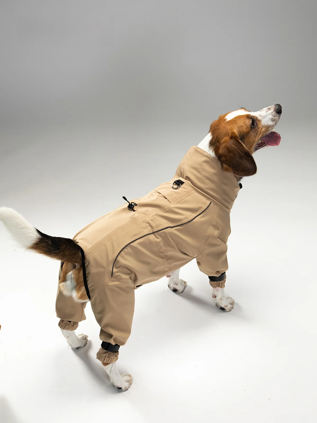 中型犬用レインコートの選定基準：PEBOTの防水フリースタイプが実用性をどう支えるか