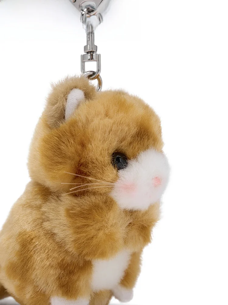 茶色の猫型マスコット：おしゃれなインテリアに最適なかわいいデザイン