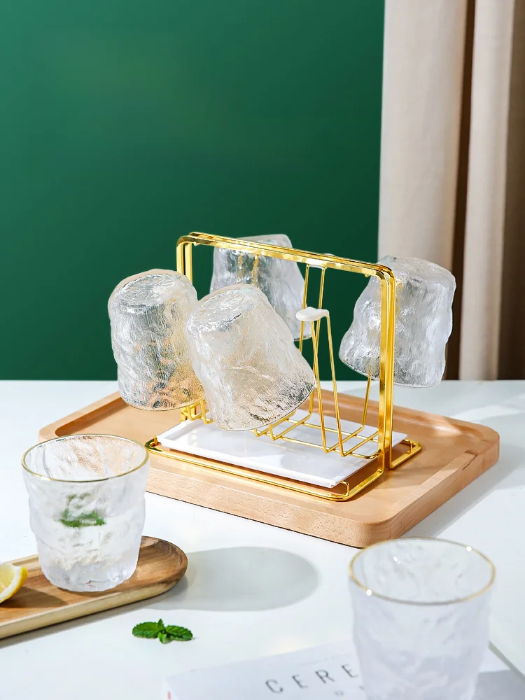 ガラスティーカップ おしゃれなデザイン 例：KAWASIMAYAの無色透明ビールカップ