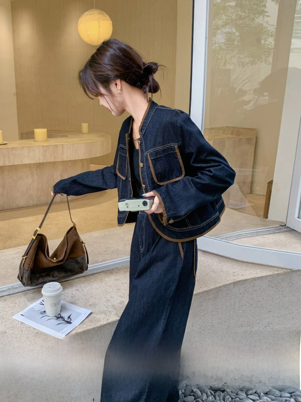 デニムトップスのコーデで失敗しない方法は？