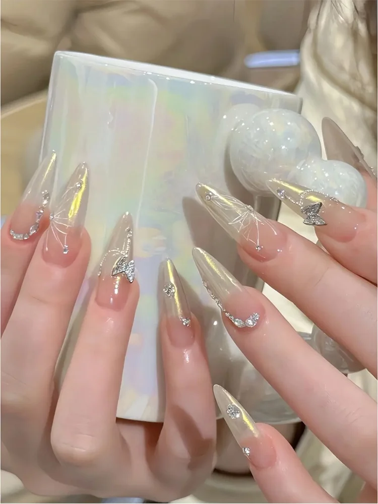 レトロシルバー合金リボン型ネイルデコレーション：美甲サロンで活用可能なスタイリッシュなアクセサリー