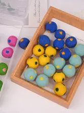 手作りドット柄ウールボール【クリスマス用・DIYアクセサリー・猫用おもちゃ・カラフルな装飾球】