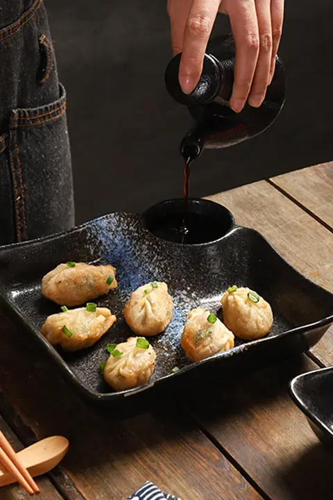 日本式陶磁器 餃子用プレート【醤油皿付き・仕切り付き】