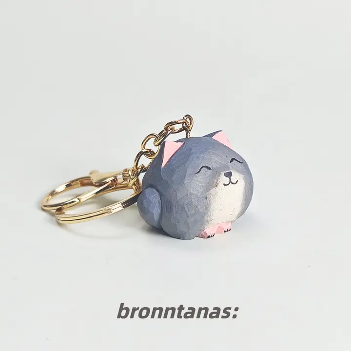 木製彫刻の小さな青い猫のキーホルダー【バッグ飾り・手作り・創意デザイン】