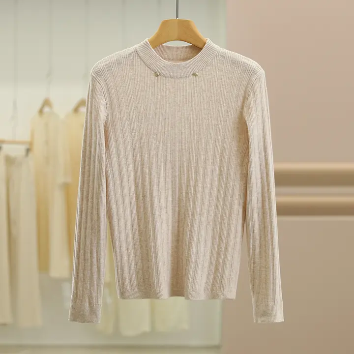 シンプルデザインのウールニット【スリムフィット・極上の柔らかさ・秋用】