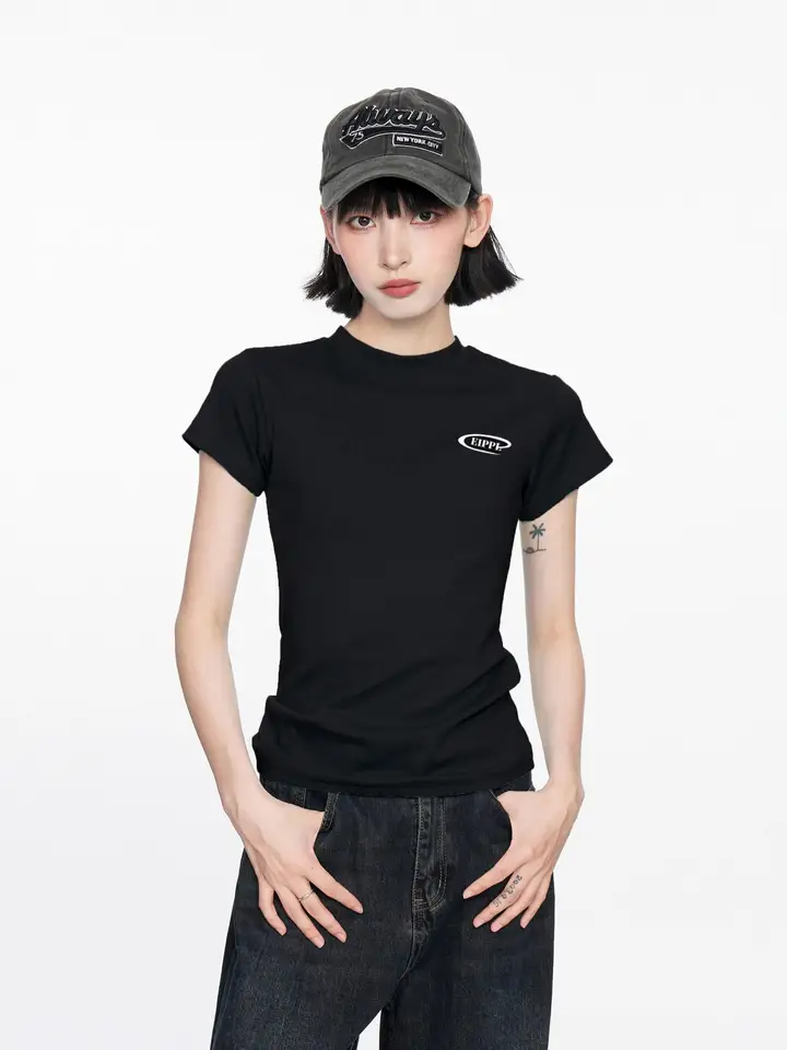 黒色 ショートスリーブ Tシャツ 女性 夏 短丈 スリムフィット ラウンドネック 綿 デザイン感