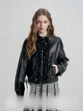 黒のレザージャケット【フリル付・秋用・女性用】