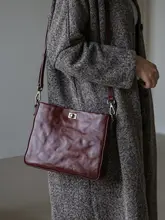 真皮製ハンドグリップデザインのレトロショルダーバッグ【通勤・斜め掛け・女性用】