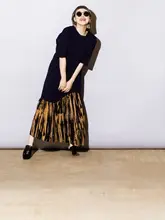 デザイン性のあるフィッシュテールTシャツワンピース【フリル付き・ルーズフィット・不規則なデザイン】