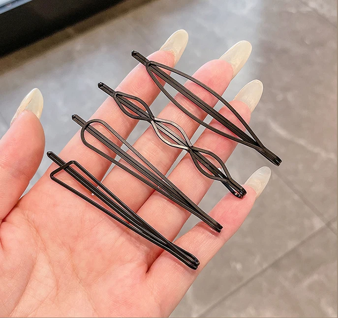 黒のヘアクリップで崩れにくいコテなしアレンジを実現する方法