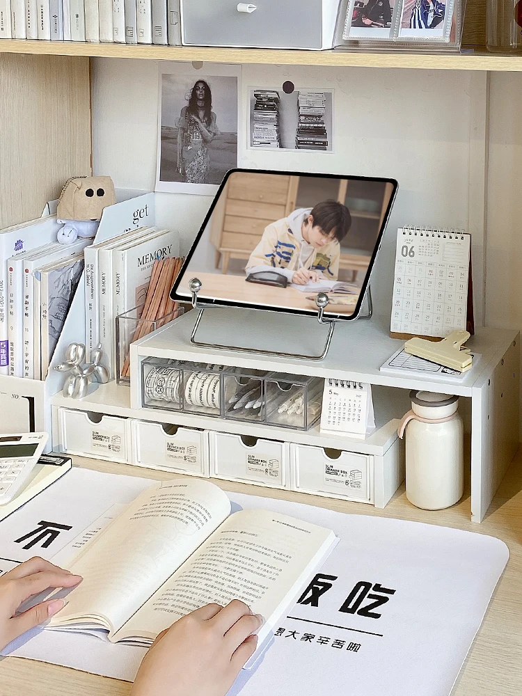 デスクトップ収納スタンド：ノートパソコン用の高さ調整機能とシンプルデザインが解決する収納課題