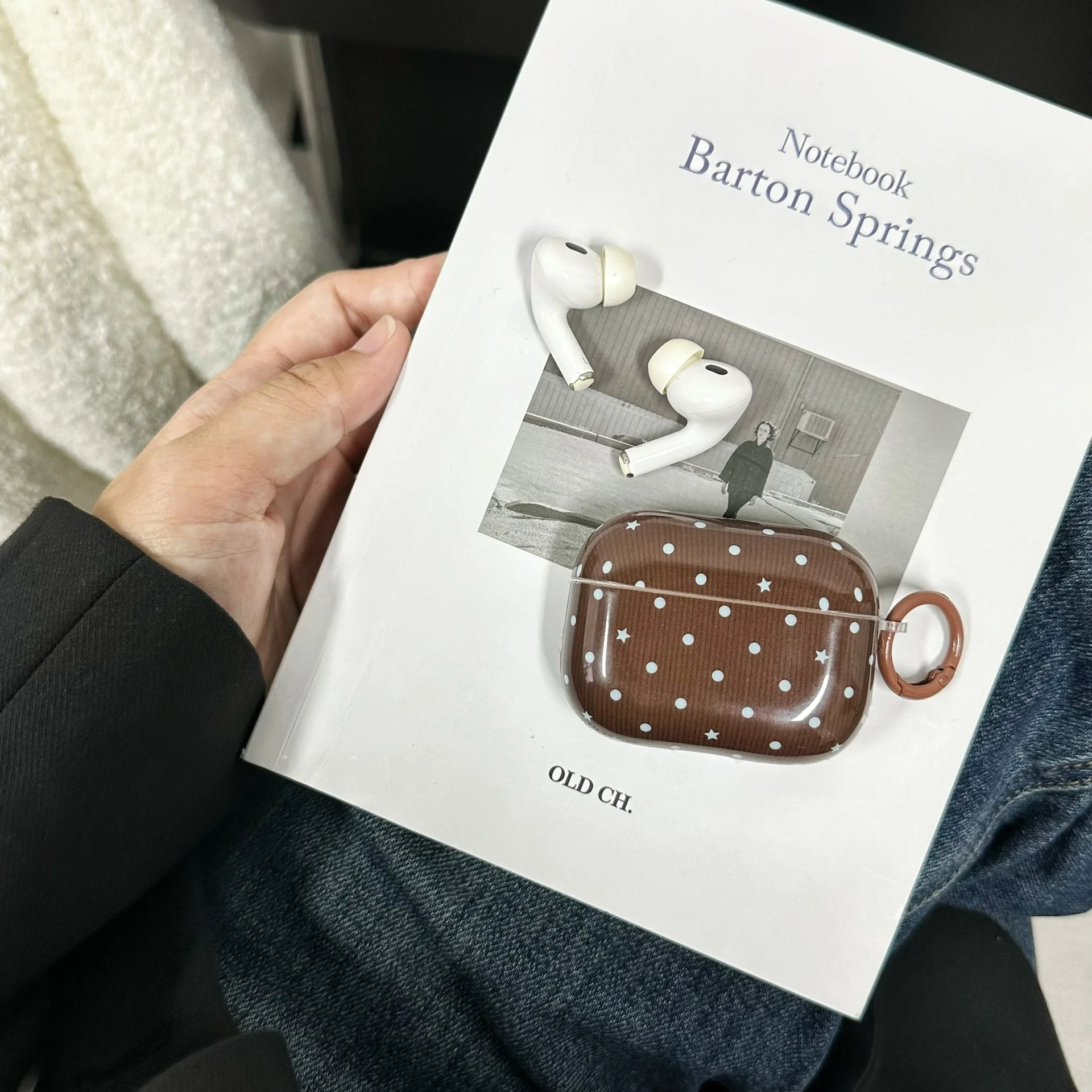 ネックバンドイヤホン AirPods Pro 3 用保護ケース：衝撃吸収とワイヤレスデザインの実用性