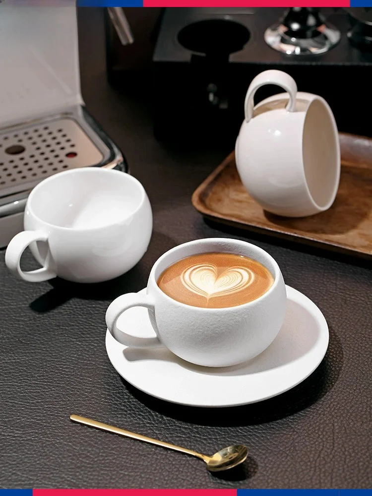 シンプルなデザインの陶器製コーヒーカップ＆ソーサー【高級感あるラテアート対応・アフタヌーンティー用】（セットアップ対応） おうち時間を豊かにするおすすめアイテム
