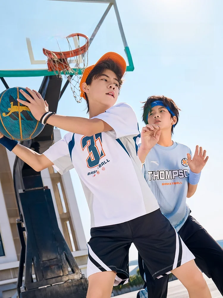 モード系Tシャツとは何か？通気性のあるスポーツ用Tシャツ【キッズ・ニット生地・ショートスリーブ】の実際の特徴と使い方