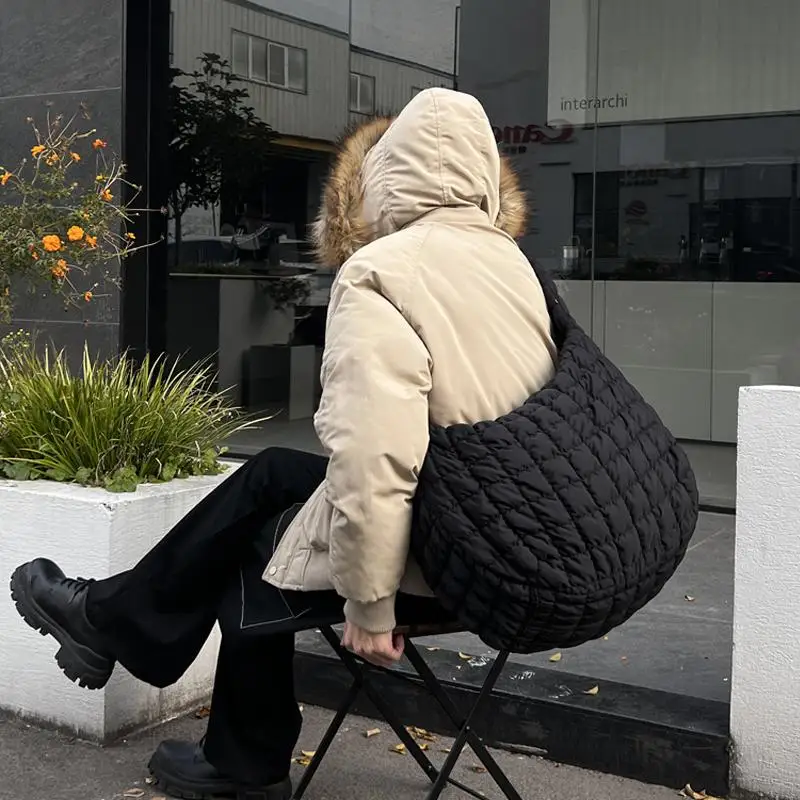 週末バッグとしてのデイリーバッグは、軽いバッグを選ぶべき？