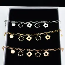 華やかさを演出する！オープンフラワーデザインの  ブレスレット【チタン製・ローズゴールド仕上げ・カジュアルアクセサリー】