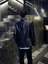 ブラックのスーツジャケット【レトロ風・しわ加工・個性的デザイン】
