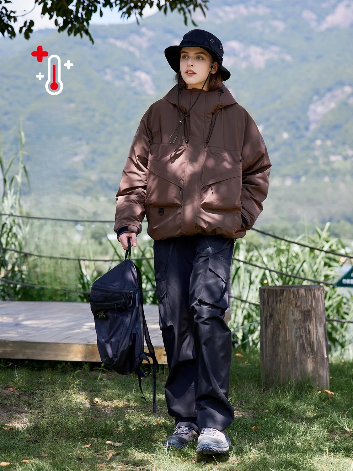 all weather parka とダウンジャケットの違いは？本当の使い勝手を知るための1つのアイテム